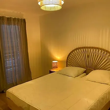 Grand T4 - 6 Couchages Pres Du De Face Aux Arenes דירה *